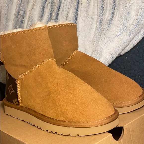 LV UGG BOOTS - Picture 4 of 4